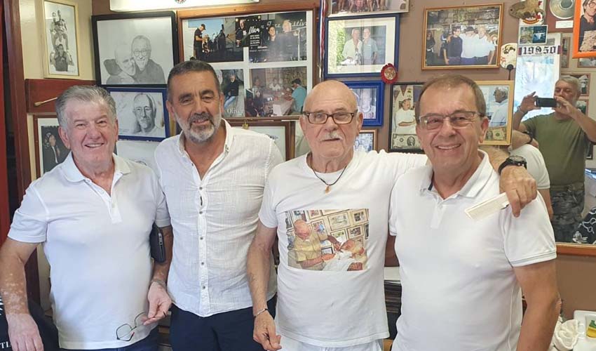 Sa Oliverovim frizeroom i prijateljem